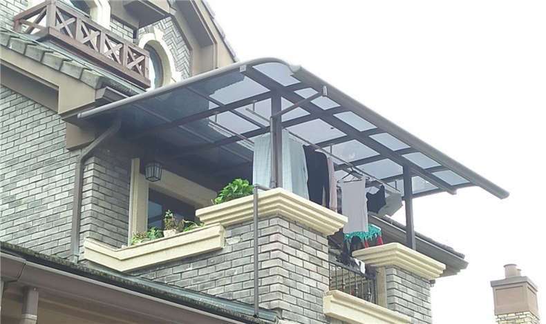 至尊卡爾晾衣架雨棚，居家必備