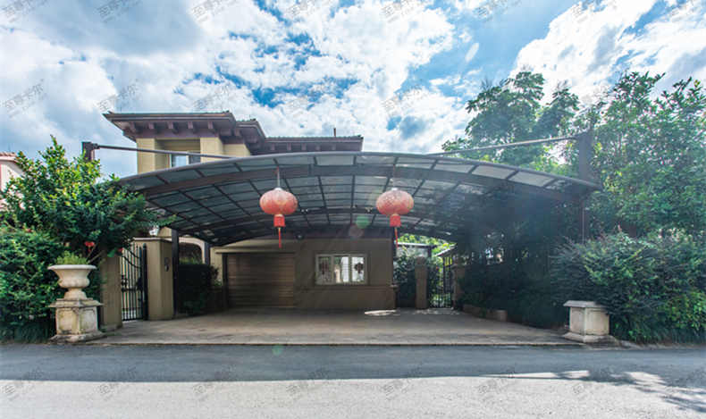 車棚廠家哪家好？至尊卡爾17年專注產(chǎn)品品質(zhì)！