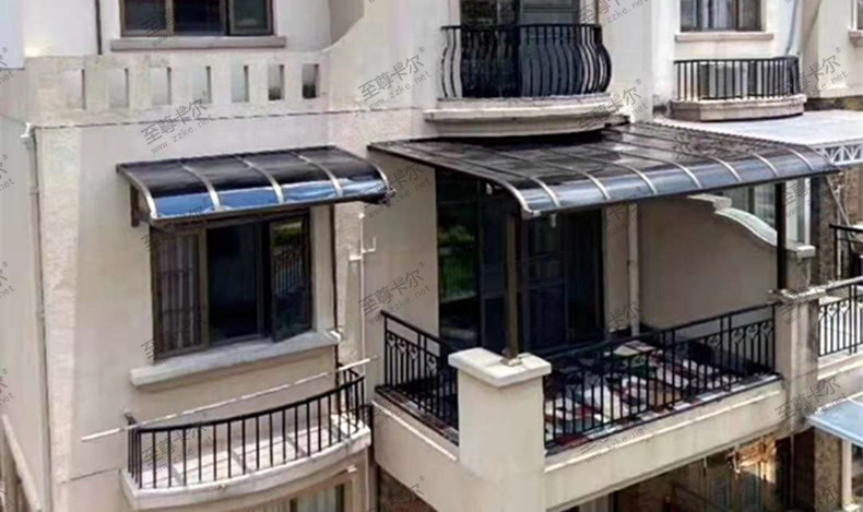 別墅陽臺這樣裝會更加美觀！不信您看看！