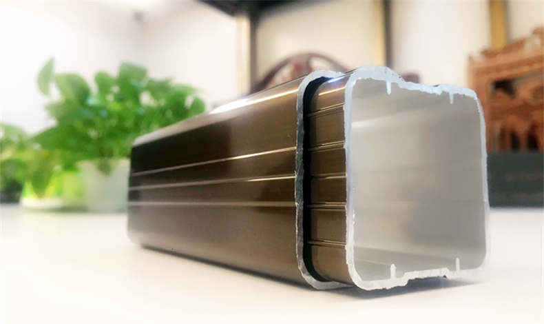 一根加強桿，一個品牌的窗口