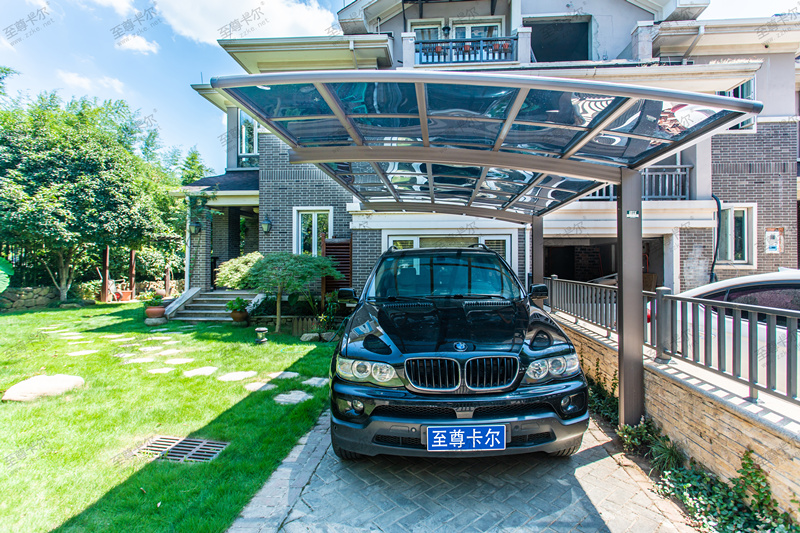 常用的車棚材料有哪些？做什么材料的車棚好？