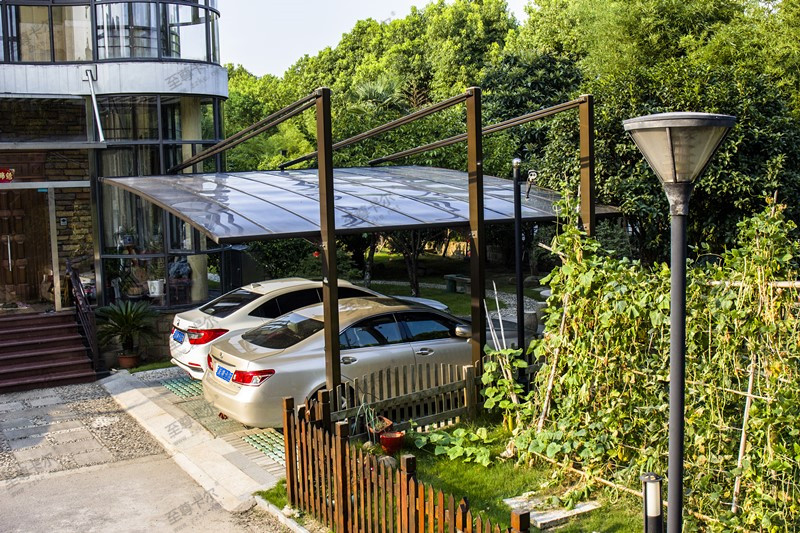 別墅鋁合金車棚怎么選，根據(jù)這三點(diǎn)來選準(zhǔn)不會(huì)錯(cuò)