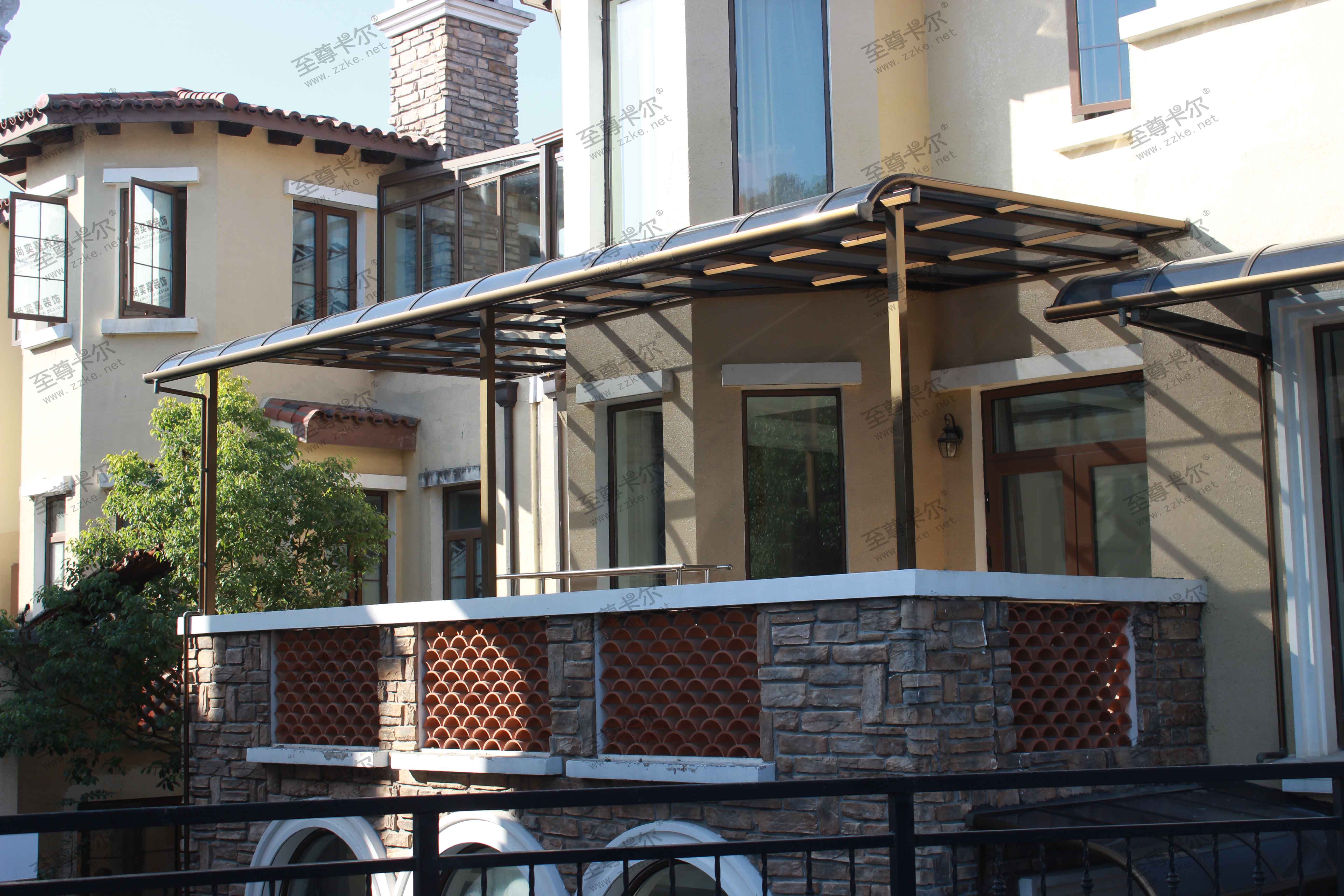 2020年你還在用膜結構遮陽雨棚？過時的膜結構雨棚已被淘汰