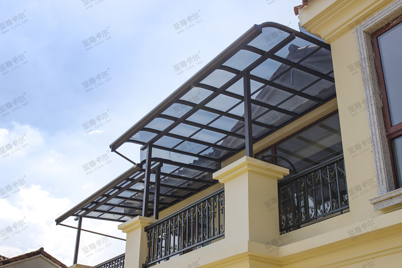 自家窗臺雨棚用哪種好？什么材料壽命長？