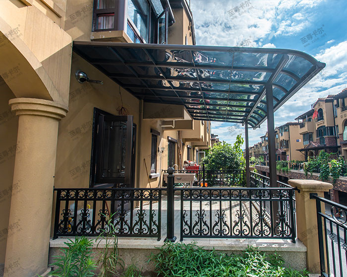 家里裝玻璃雨棚后悔了，網上的玻璃雨棚圖片能相信嗎？