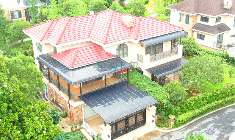 還在恐懼玻璃雨棚會爆裂？試試用新材料搭建的雨棚，安全無擔憂